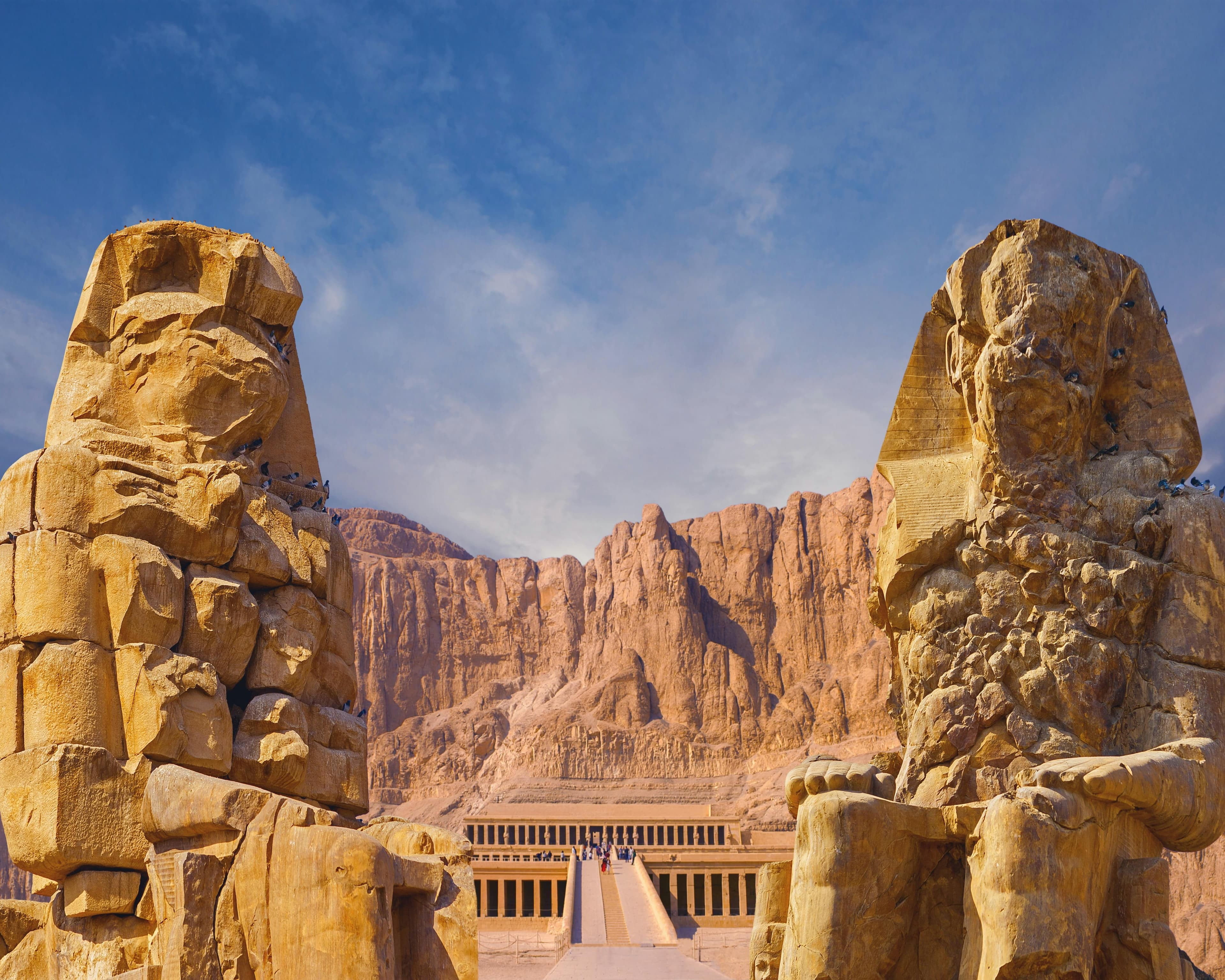 Valley of Kings, Hatshepsut, Karnak from Hurghada + Lunch