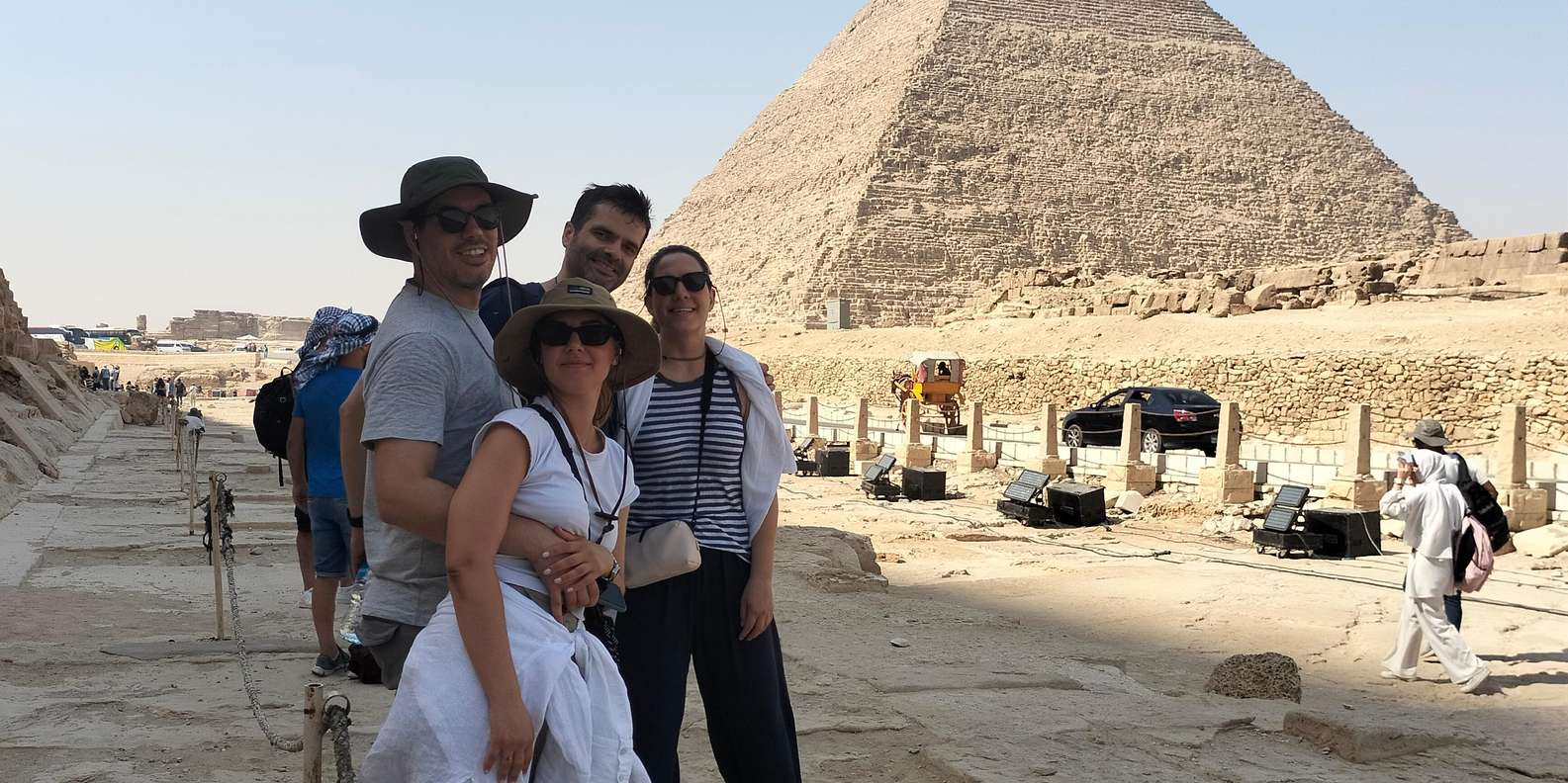 Giza Pyramids, Mummy Museum And Bazaar