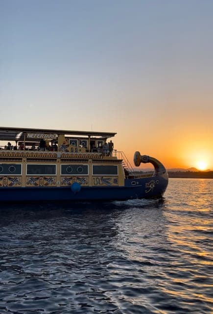 Marsa Alam: Nefertari Sunset Turtle Bay Cruise with Dinner