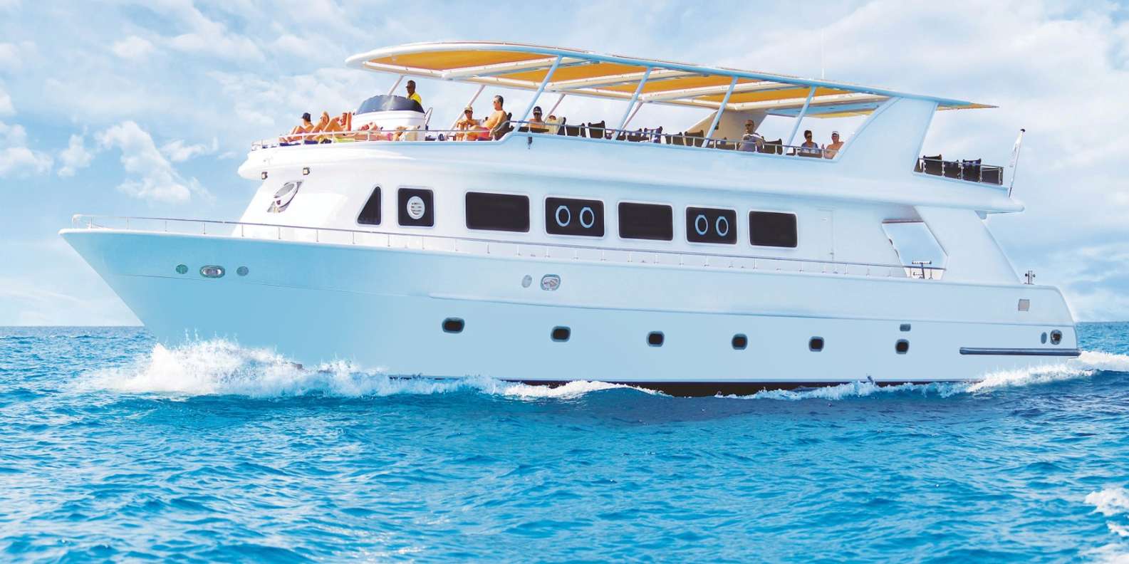 Cairo: Luxury Snorkeling Cruise & lunch with optional pickup