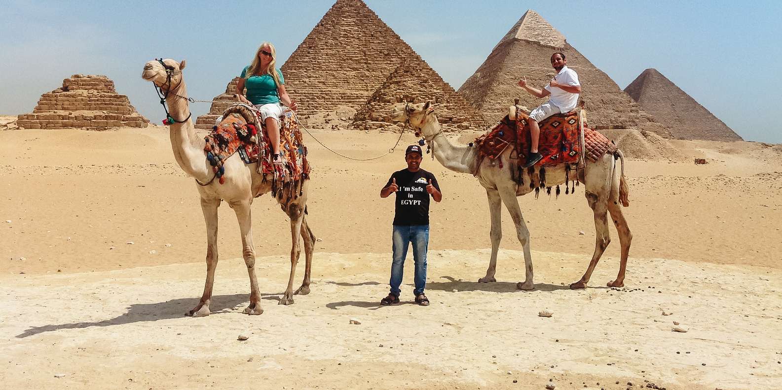 Cairo: Pyramids, Sakkara & Memphis Tour with Lunch
