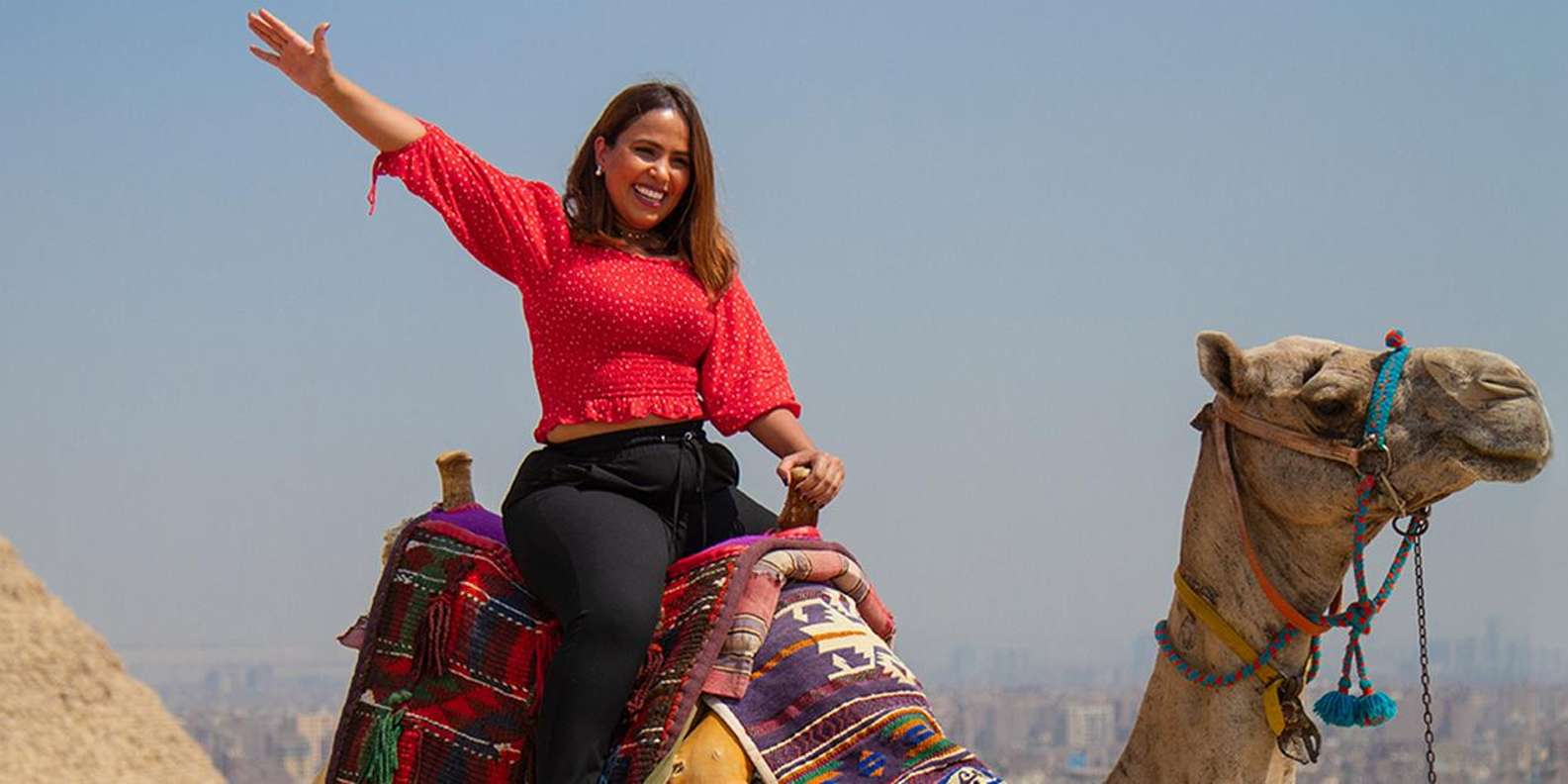 Giza: Pyramids at Sunset Guided Camel Tour