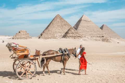Cairo: Half Day Pyramids Tour by Camel or Horse Carriage