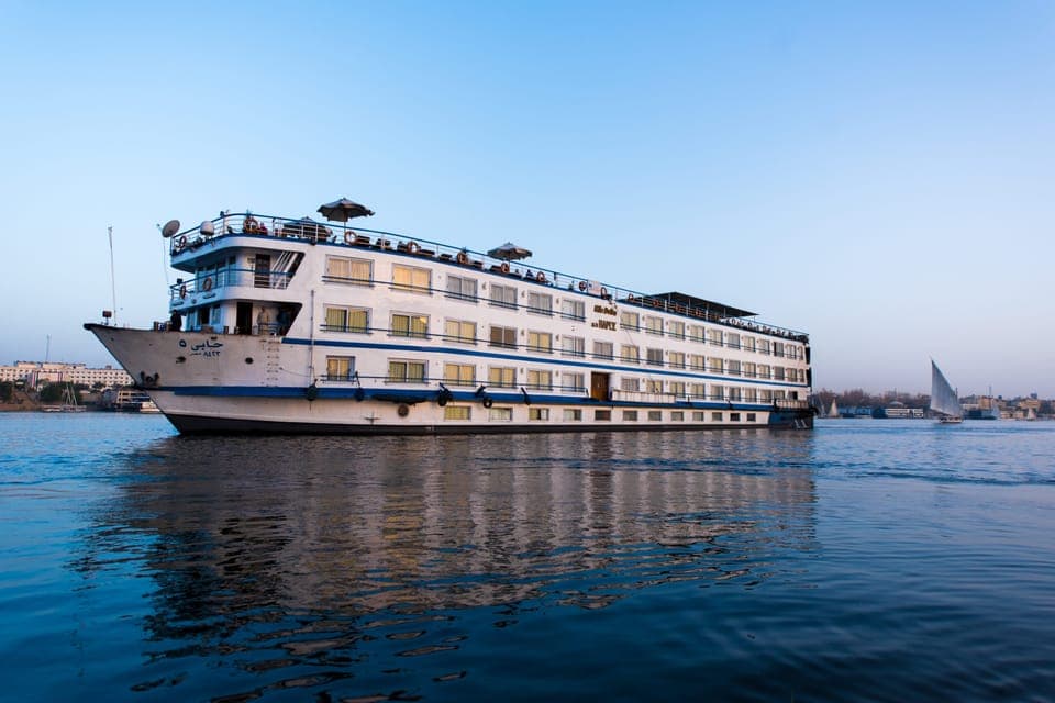 From Luxor: 4-Day Nile Cruise to Aswan with Balloon Ride