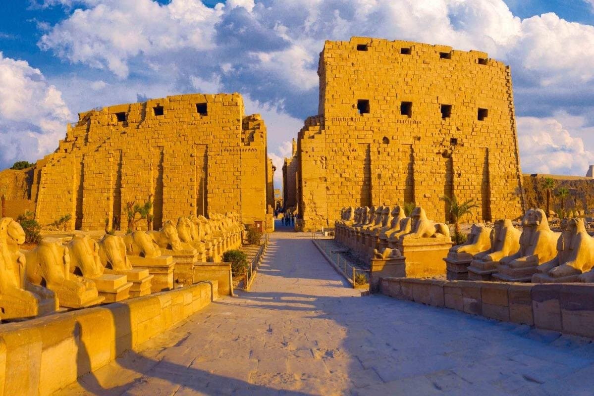 Transfer from Luxor to Hurghada with stop at Dandera temple