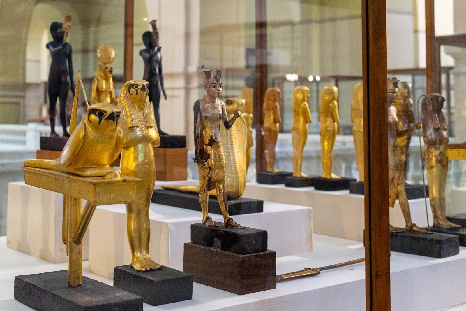 Full day To Giza Pyramids, old Egyptian museum & Khan El Khalili