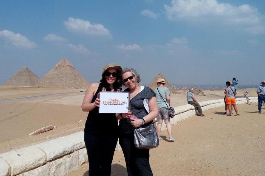 Private Full-day tour Giza pyramids Egyptian museum & khan el khalili bazaar