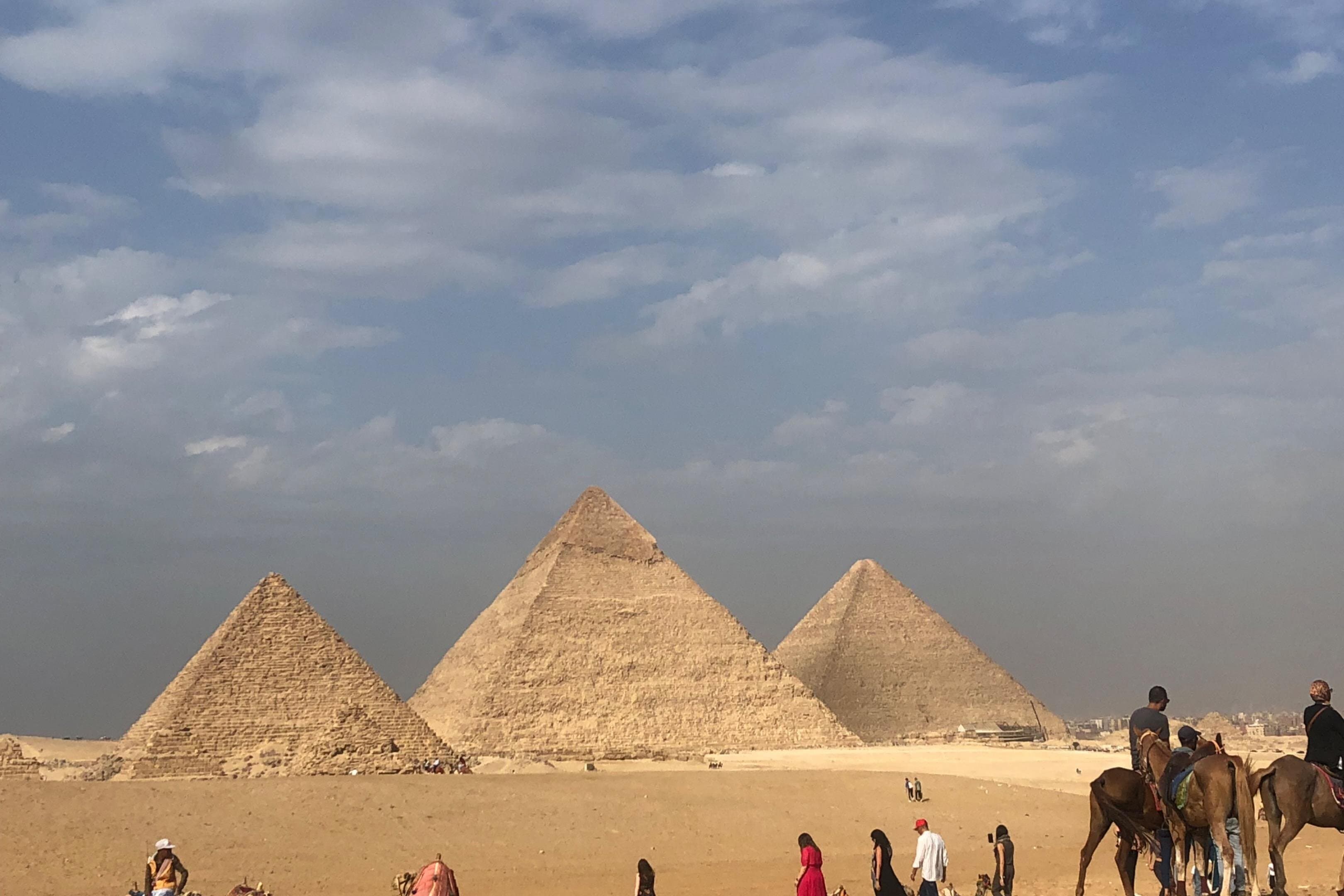 Private Day Tour To Giza Pyramids, Memphis and Sakkara