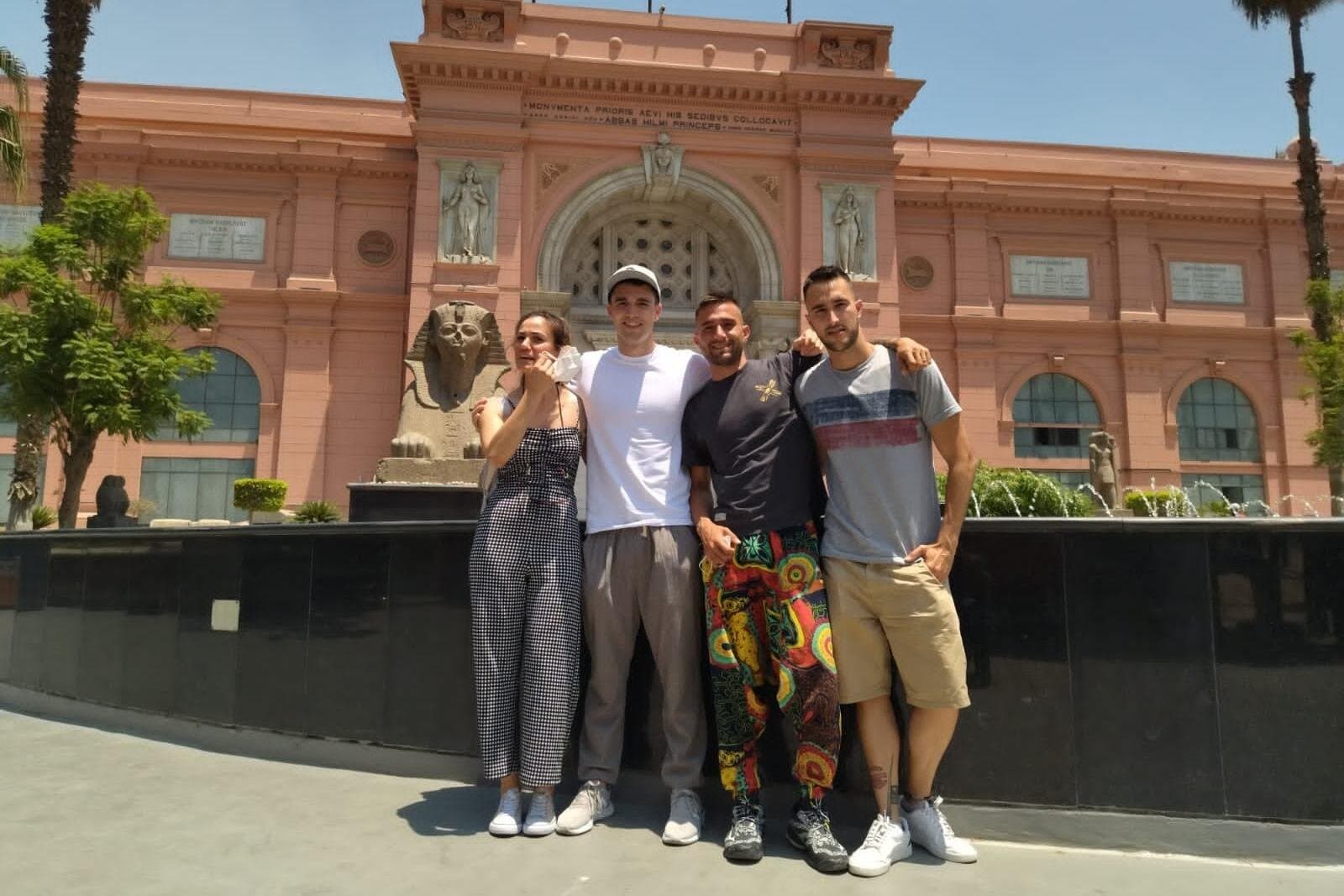 Cairo Egyptian Museum Half-Day with lunch and Hotel Pickup and Drop-Off