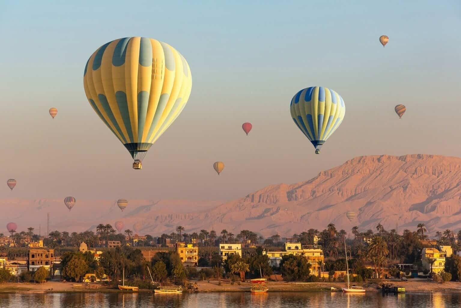 Luxury Hot Air Balloon over Luxor with Hotel Pickup and Breakfast