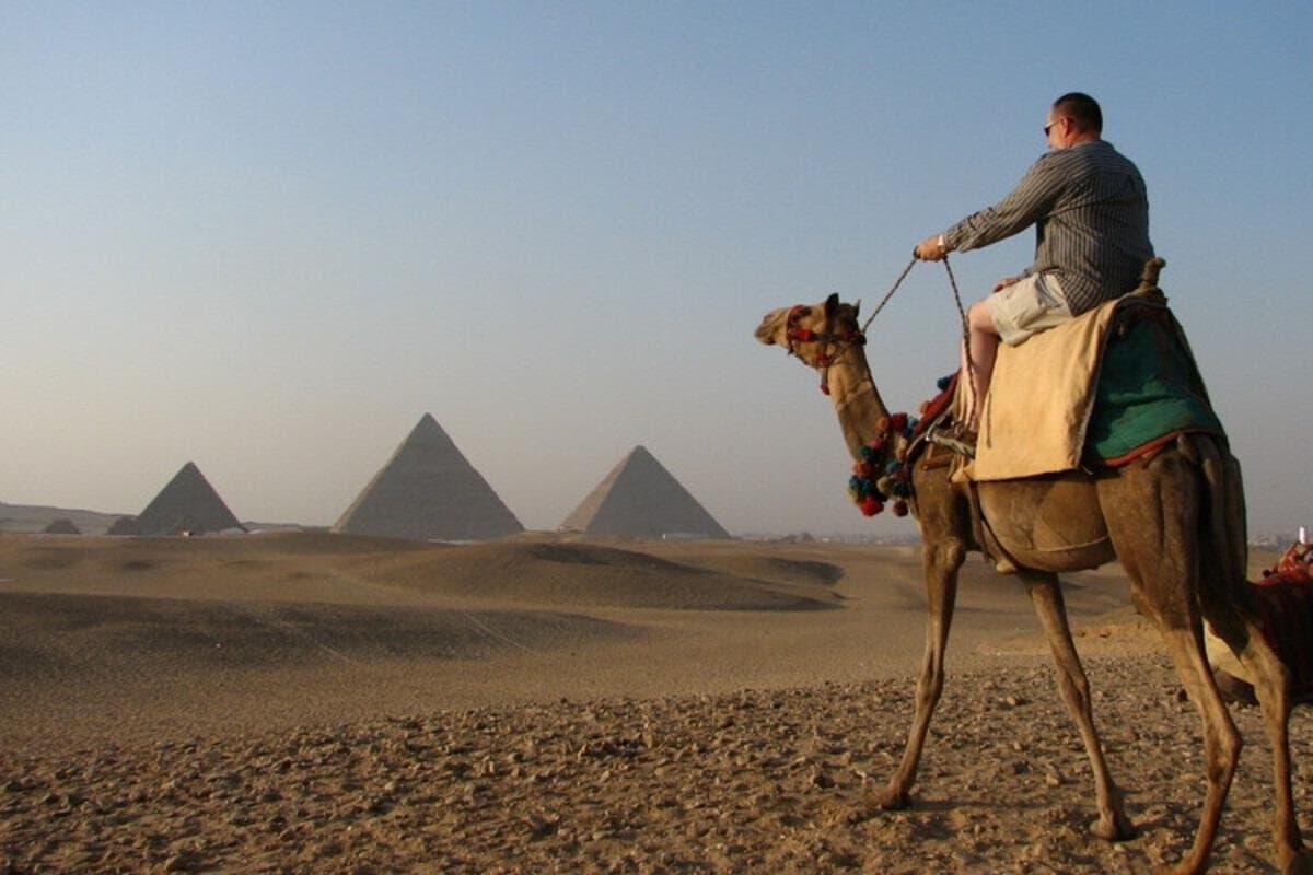 From Cairo: Camel or Horse Ride Tour Around Giza Pyramids
