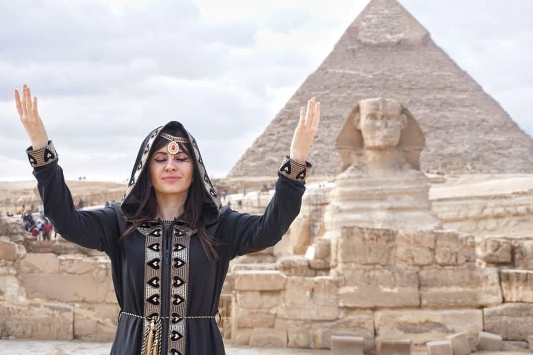 Half Day tour to Visit Giza Pyramids and Sphinx Strat from Cairo Airport