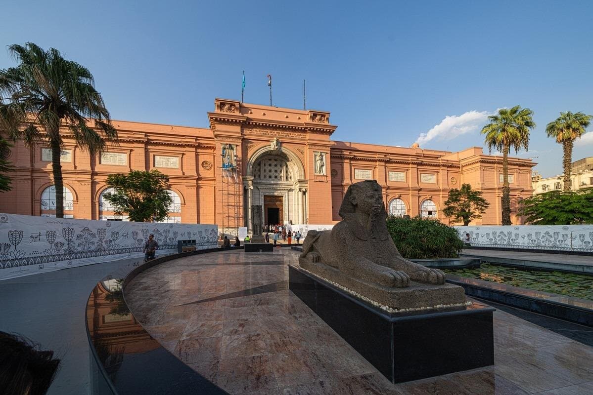 Private full day tour in Egyptian and Civilization Museums