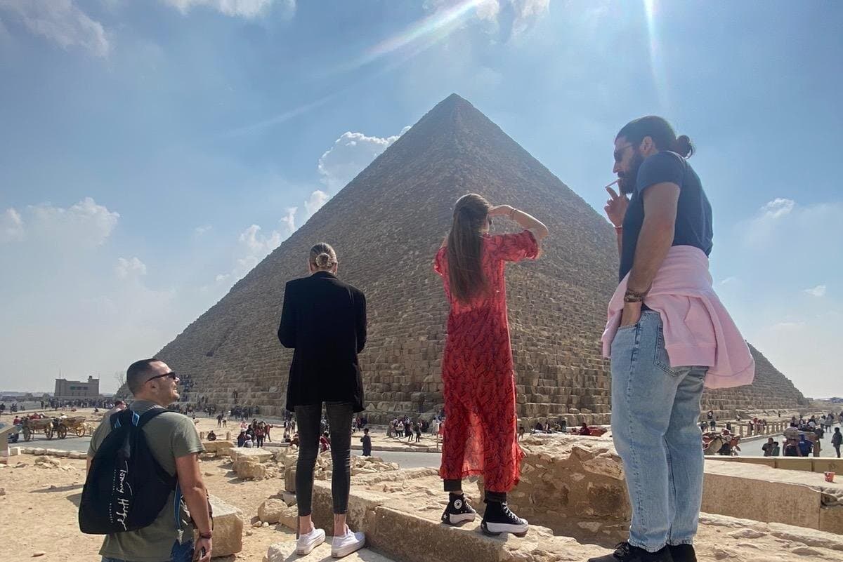 Private Tour Around the Pyramids Driving a Quad Bike