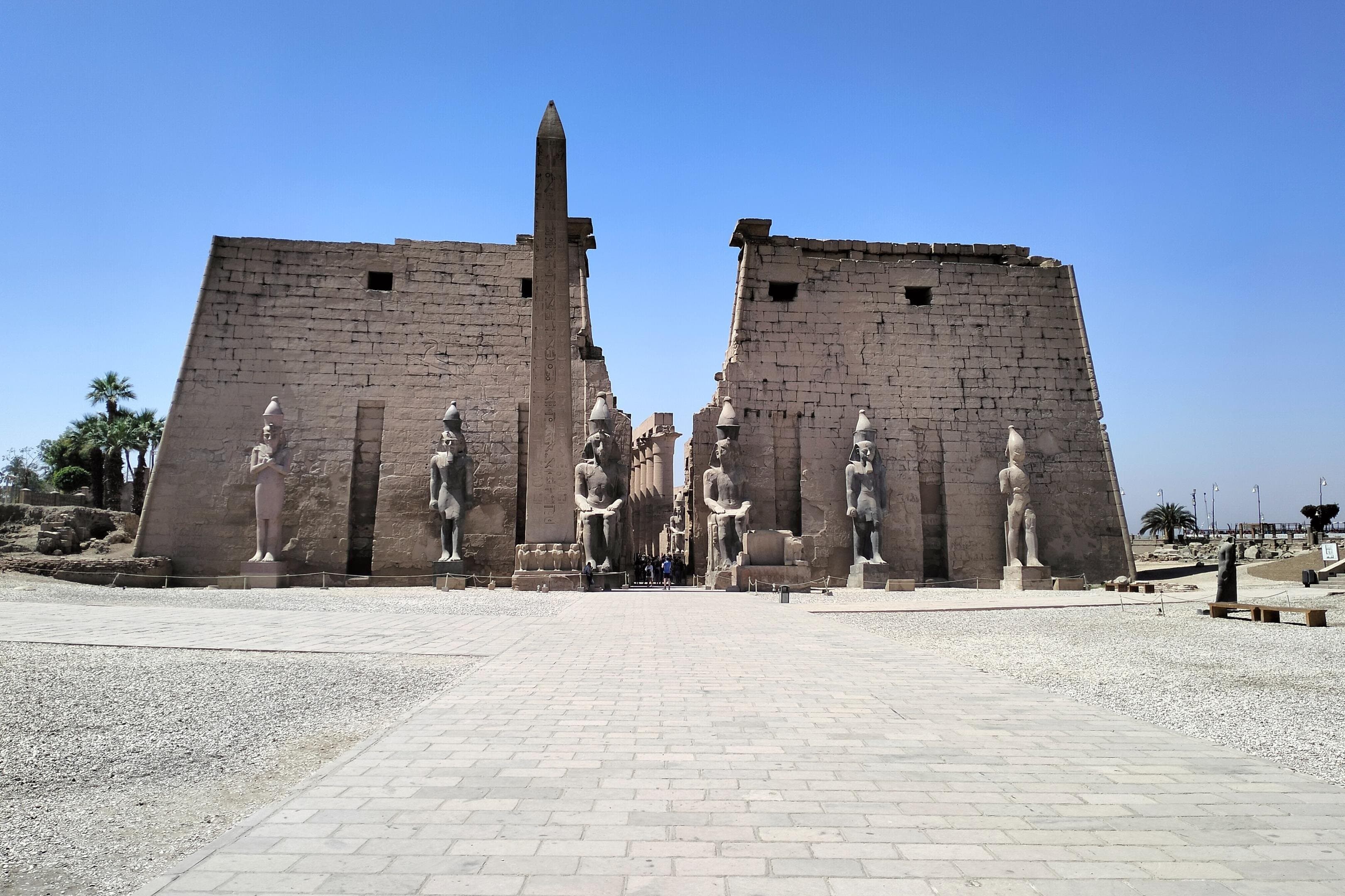 14 Days Egypt adventure GEM Nile sahara desert bus tour