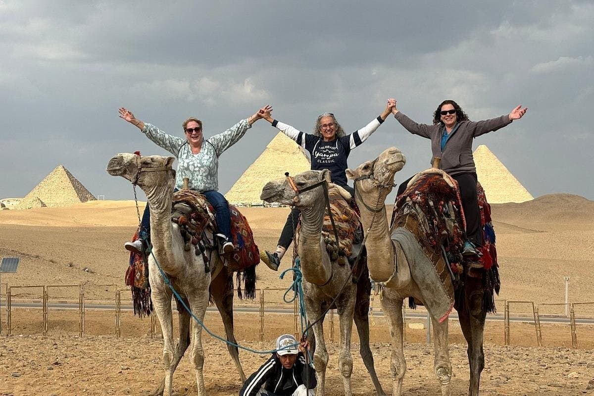 Private tour Giza Pyramids, Egyptian Museum, Sphinx, Lunch, Camel ride