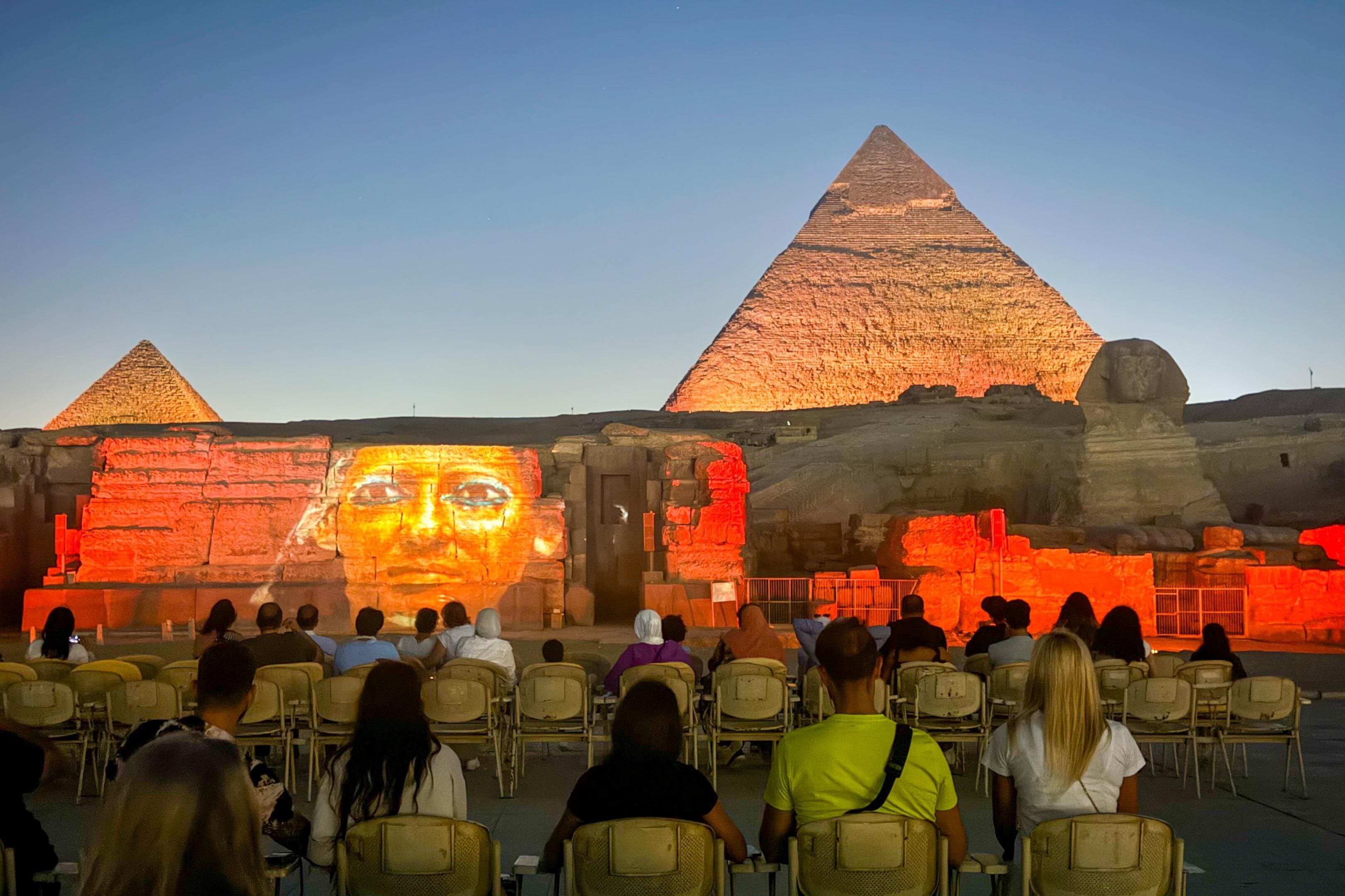 Ton- und Lichtshow der Pyramiden von Gizeh mit privatem Transfer