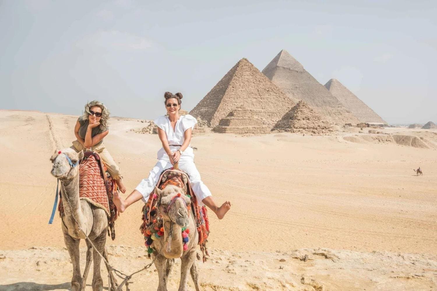 Tour With Female Guide To Pyramids, old Egyptian Museum, Bazaar