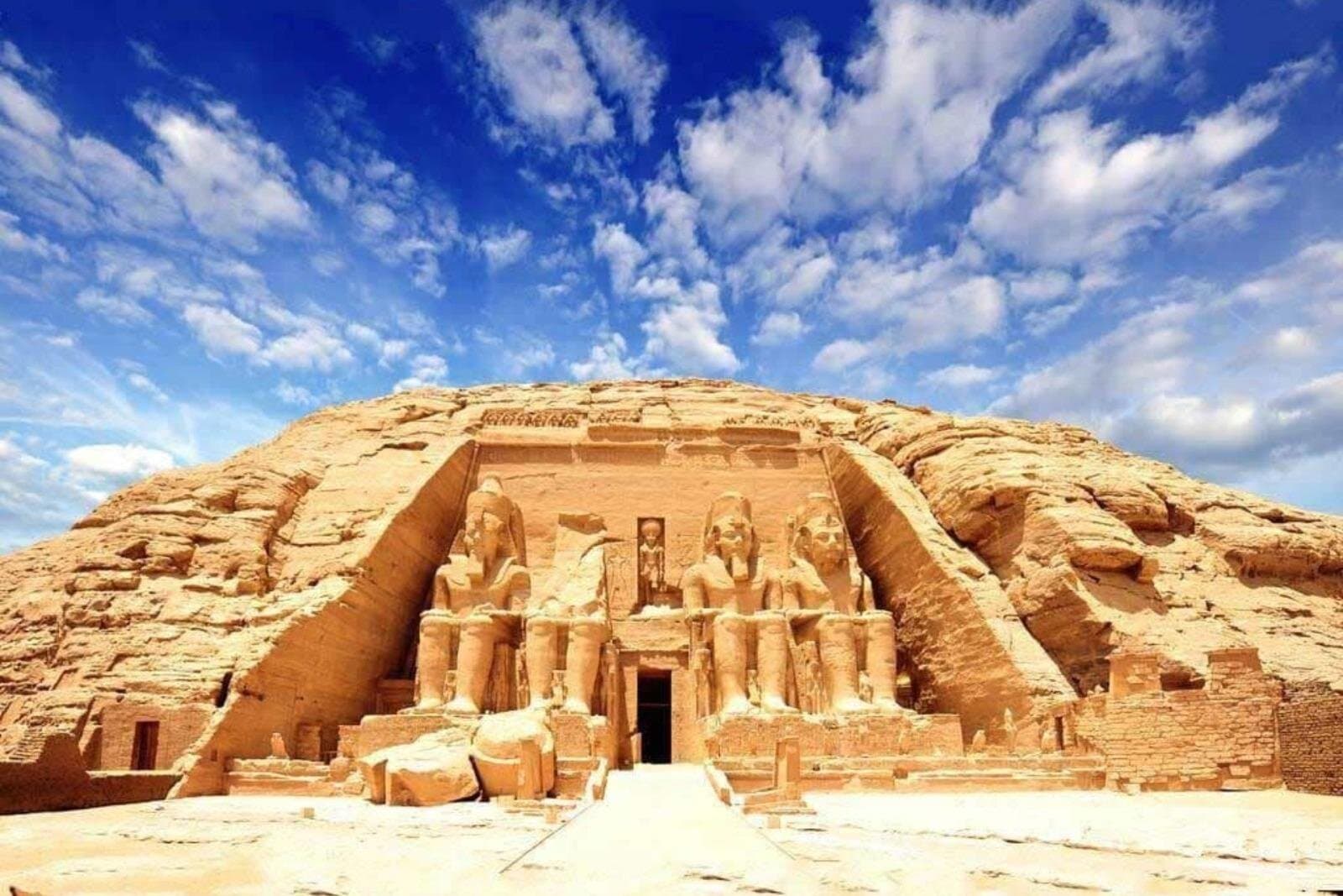 Von Assuan : gemeinsame Tagestour nach Abu Simbel mit kleiner Gruppe