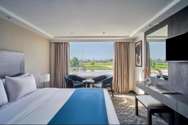 Luxury 4 Days Nile Cruise & Balloon on M/S Movenpick Royal Lilly