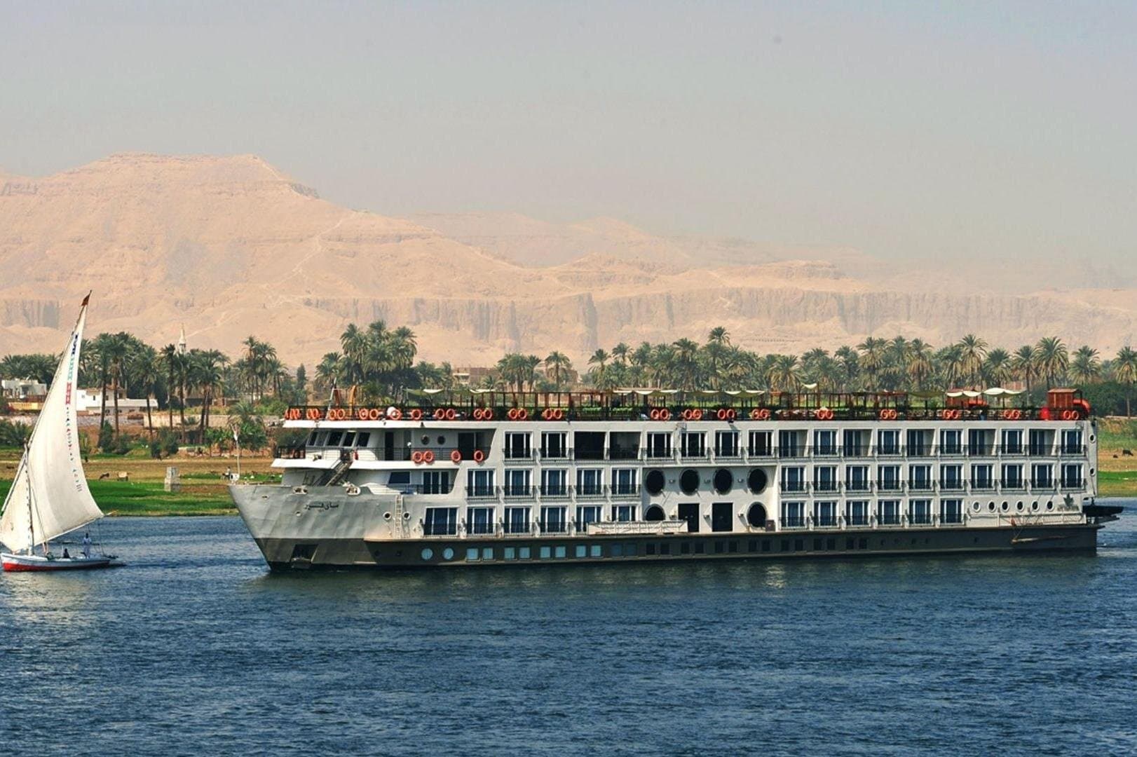 Luxury 5 Days Nile River Cruise from Luxor to Aswan with Private Tour Guide