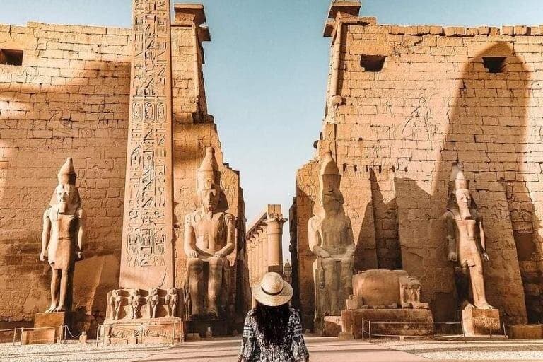 Private day tour to luxor East and West banks from hurghada by private vehicle