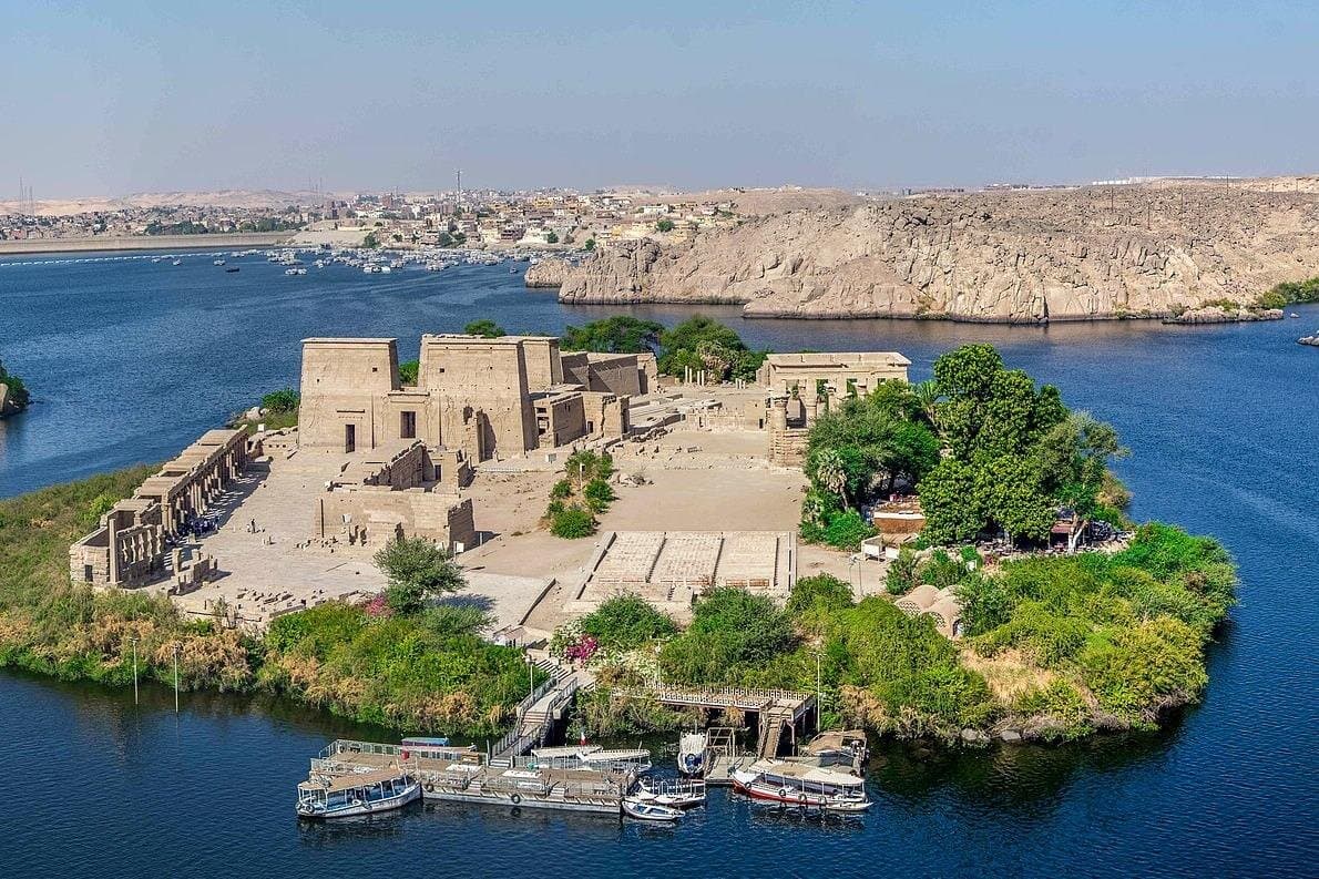 Luxor to Aswan Tour with Edfu and Kom Ombo