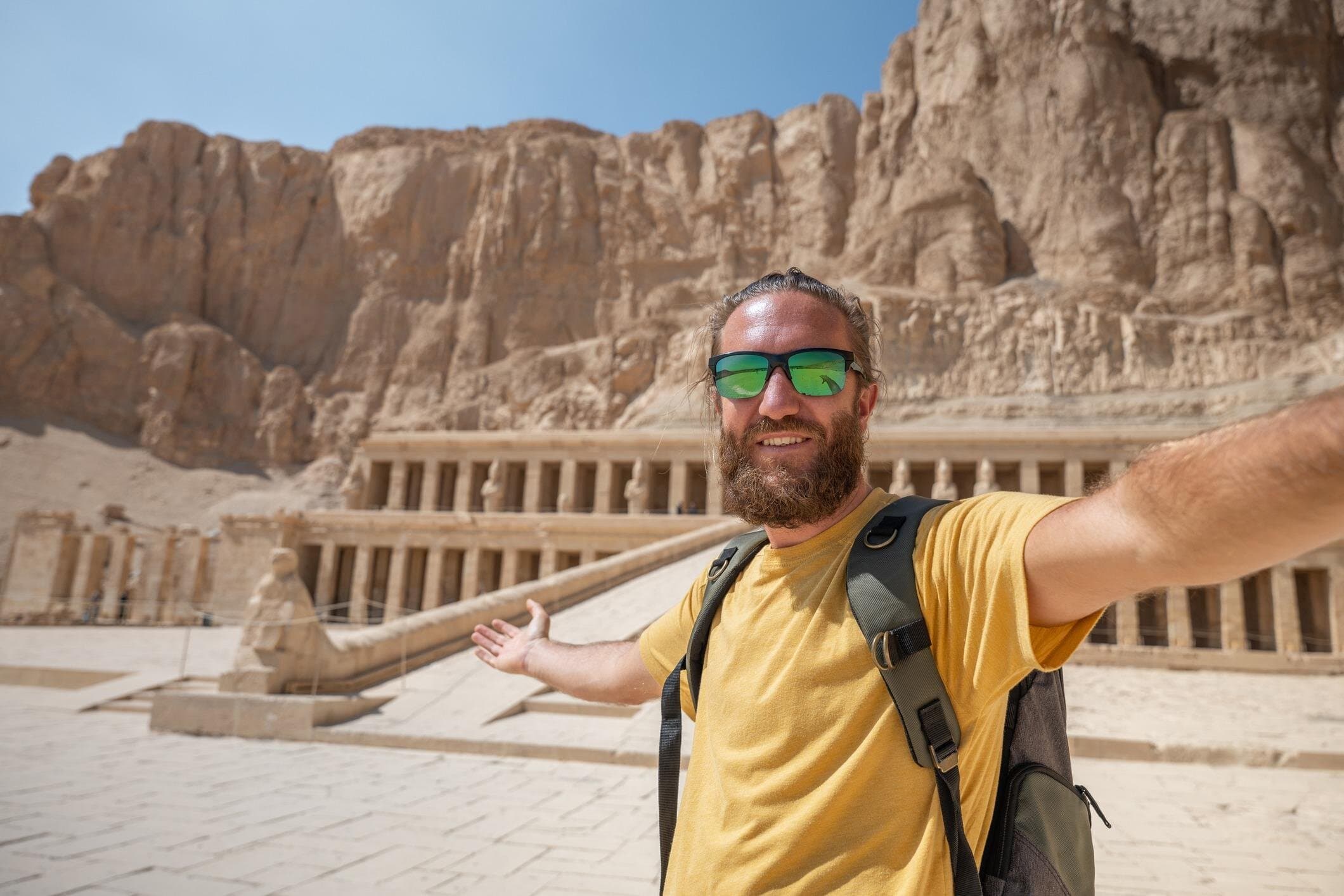 Shared Day Tour to Valley of the Kings, Hatshepsut ,Memnon &lunch