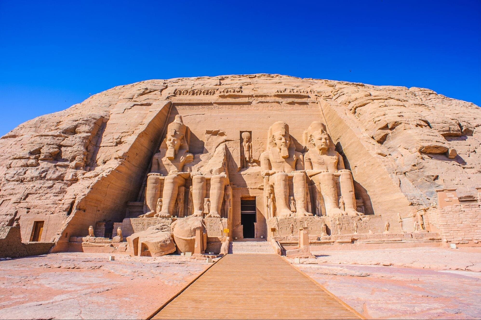 Abu Simbel Temple Day Trip with Hotel Pickup From Aswan