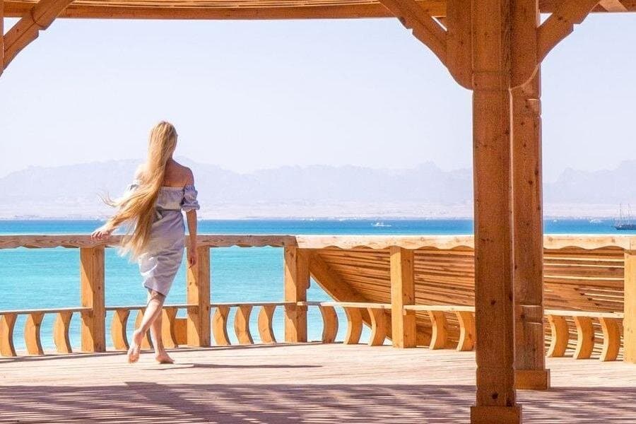 Orange Bay Island VIP Boat Trip & Parasailing / Hurghada