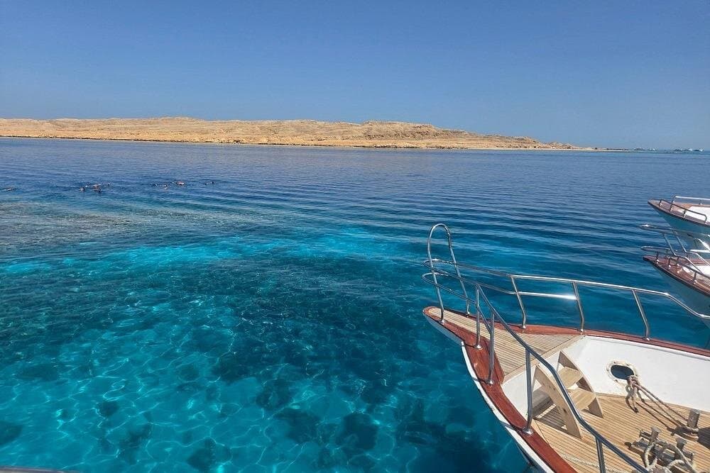 Hula Hula Island Excursion : Snorkeling Adventure & Board Lunch