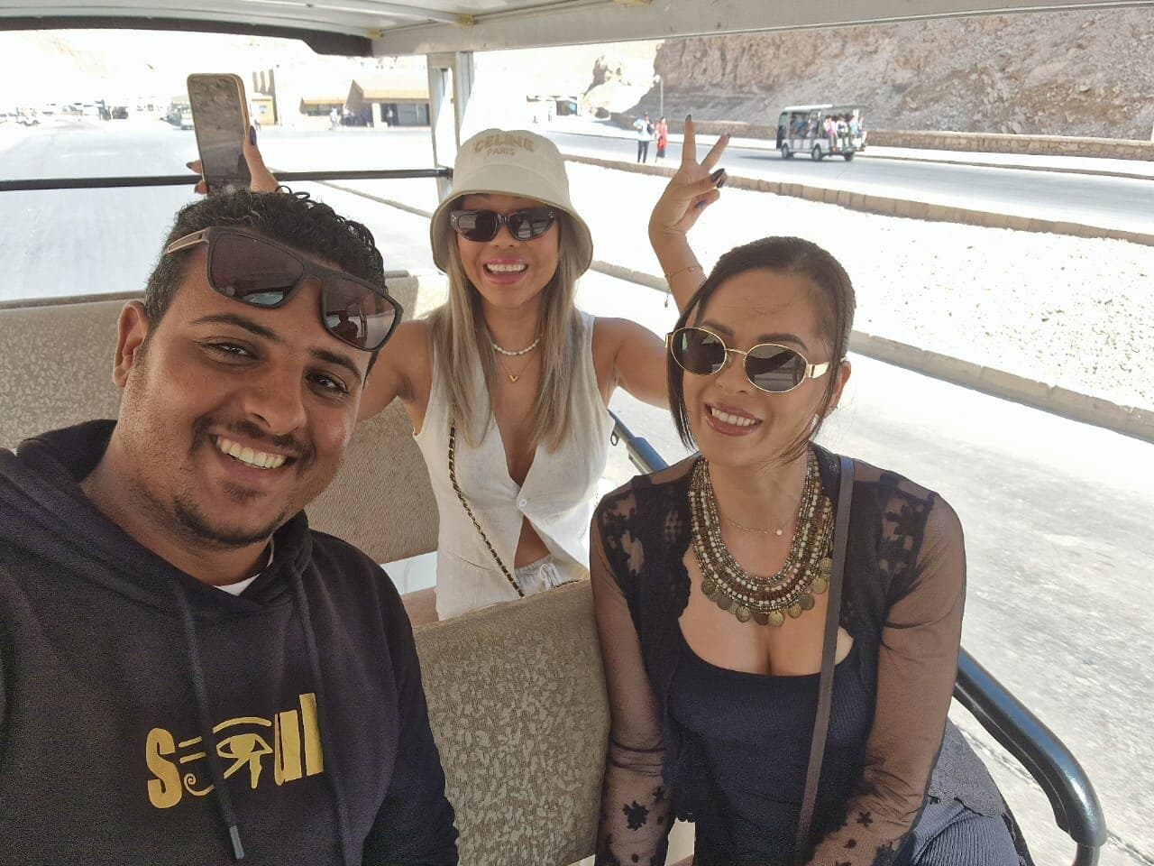 Day Tour Valley of the Kings, Hatshepsut Temple & Memnon(Private)