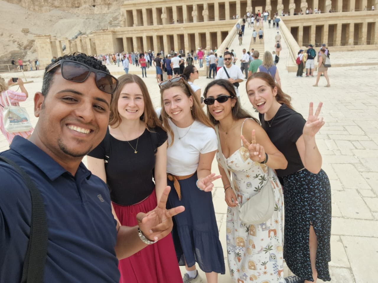 Day Tour Valley of the Kings, Hatshepsut Temple & Memnon(Private)