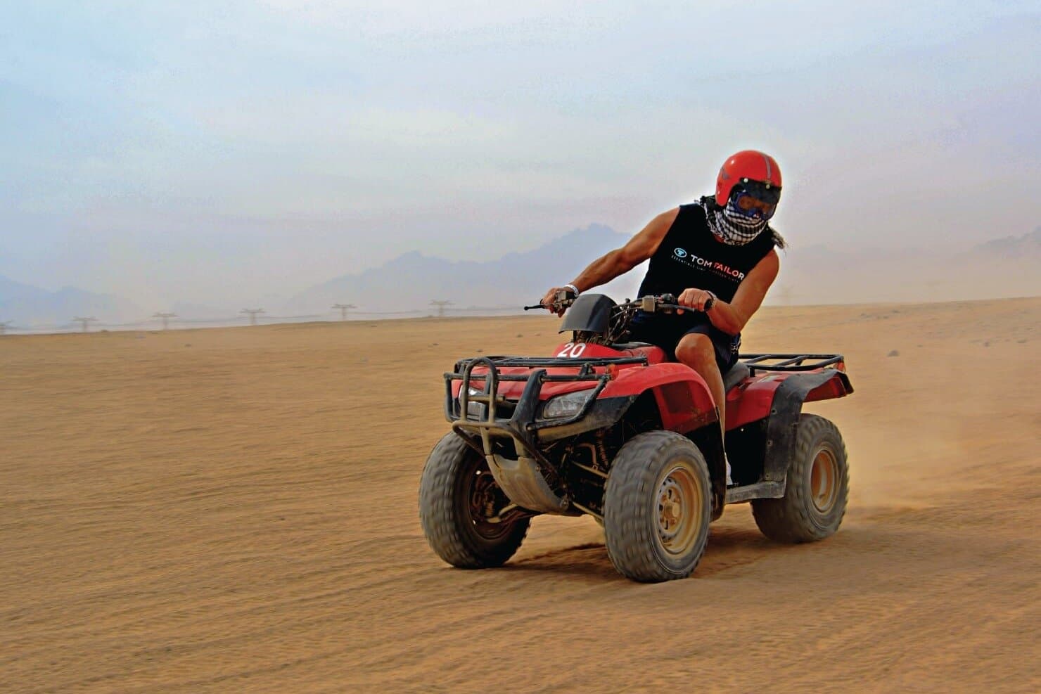Hurghada Desert Safari Jeep with Quad Buggy BBQ Dinner and Show