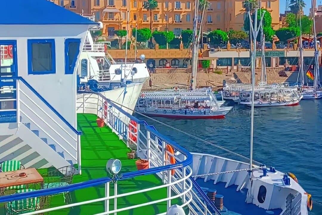 4 Day Luxury Nile Cruise Aswan with Hot Air Ballon & Abu Simbel