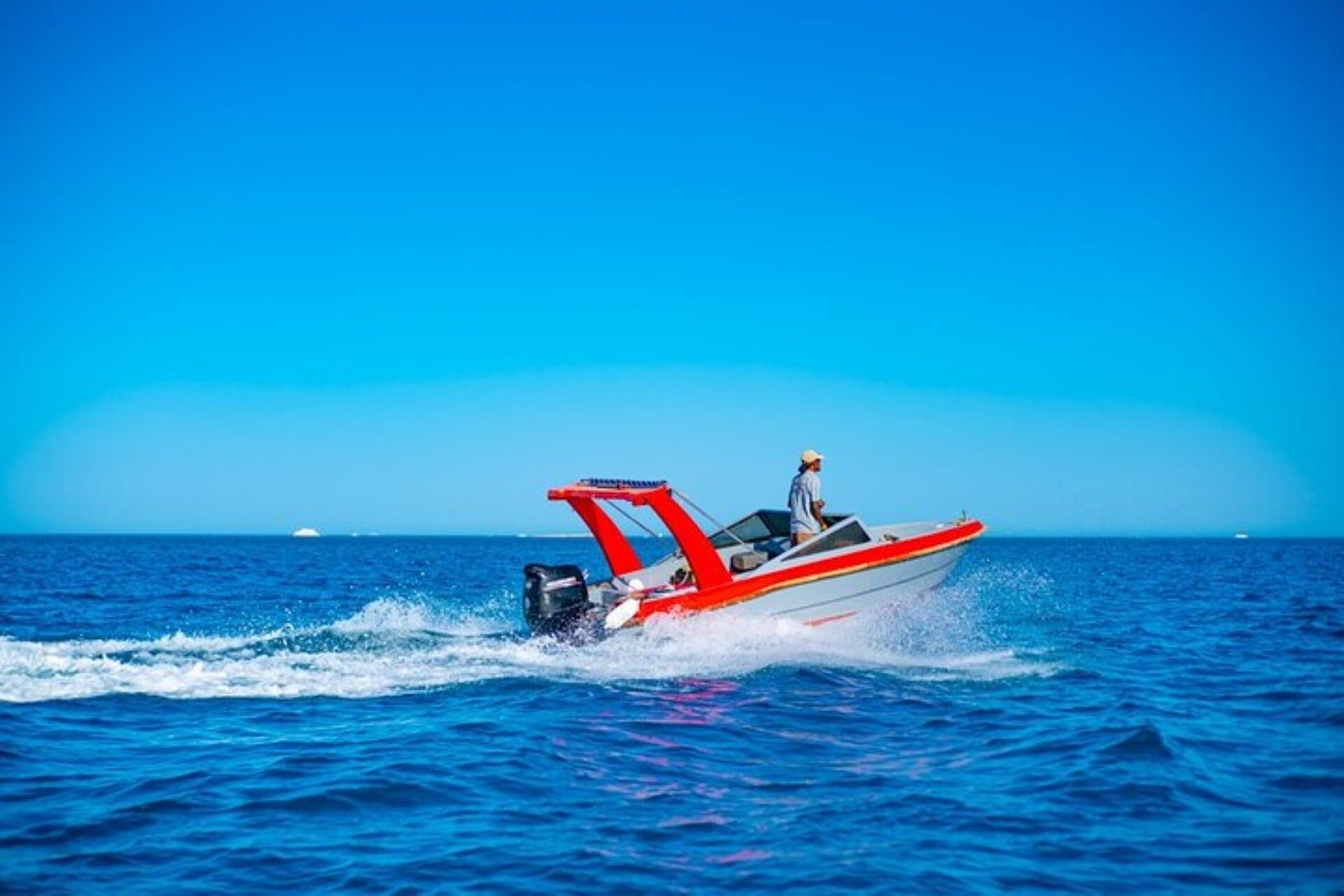Private Speedboat to Dolphin House & Watersports / Hurghada