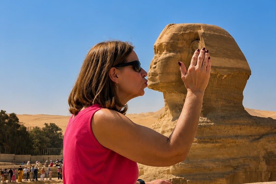 Private Giza Pyramids, Egyptian Museum & Bazaar Cairo Airport
