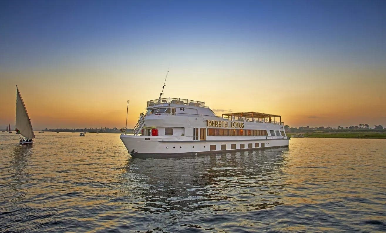Nile cruise to Dendera from Luxor with guided tour and buffet
