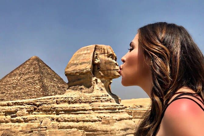 Private Guided Tour to Giza Pyramids, Sphinx, Sakkara Pyramids