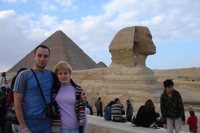 Excursión de un día a El Cairo: el antiguo Museo Egipcio y las pirámides con almuerzo