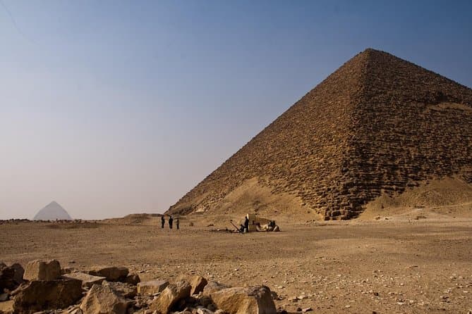 Sakkara, Dahshur and Giza pyramids Full Day Tour Including Lunch