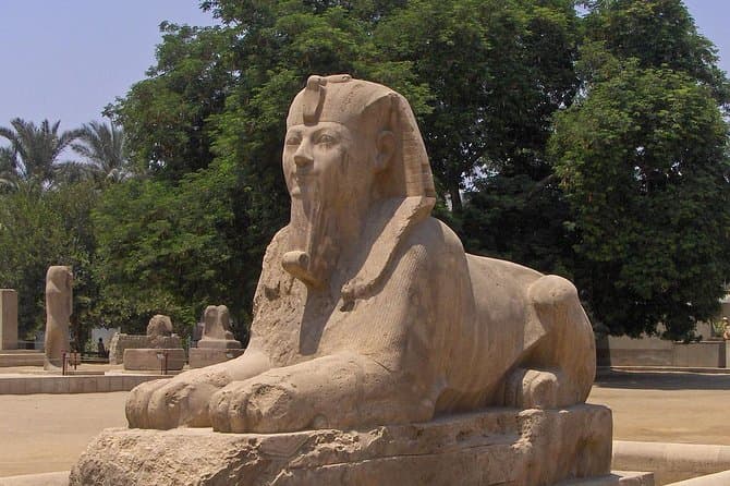 Full day Private tour to Giza pyramids, Sphinx and Sakkara From Cairo
