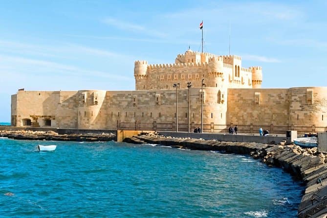 2 Day Private Tour Giza Pyramids/Egyptian Museum/Old Cairo & Alexandria