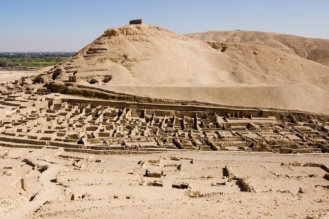 وادي النبلاء ووادي الصناع ودير المدينة