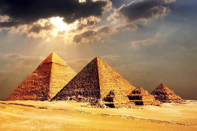 Pyramids of Giza and Egyptian Museum Tour