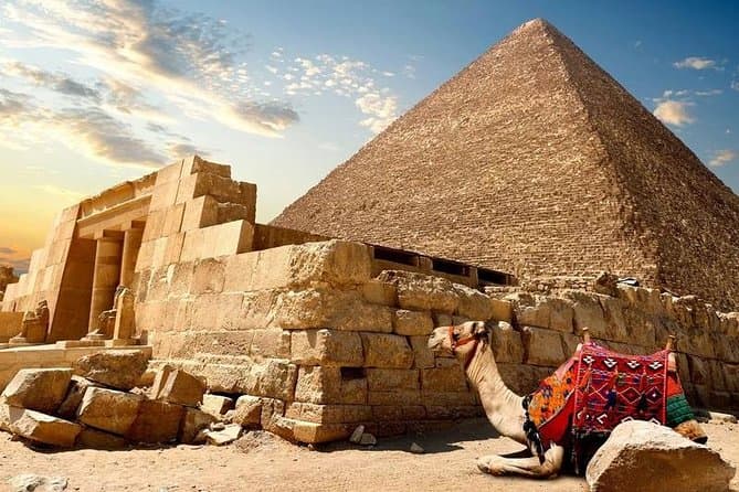 أهرامات الجيزة والمتحف المصري وأبو الهول وخان الخليلي