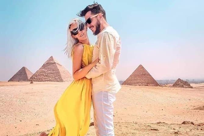Pyramids of Giza & the Egyptian museum full day tour