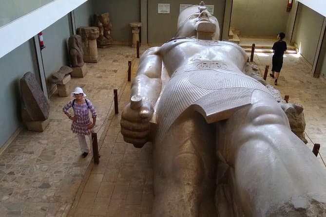 Private Day Tour to Giza Pyramids, Sphinx, Sakkara and Memphis