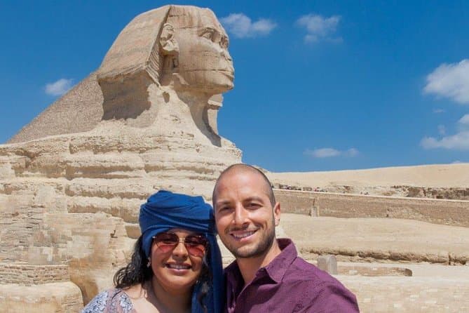 Stopover Tour of Cairo (Pyramids, Museum, Bazaar)