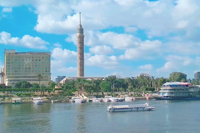 Private Guided 8 Hours Tour to Giza Pyramids Cairo Tower and Egyptian Museum